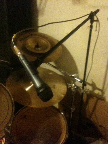 Cymbal stand mic mount